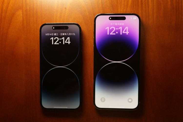 維持 6.1 吋與 6.7 吋 OLED 螢幕大小。翁玉信攝