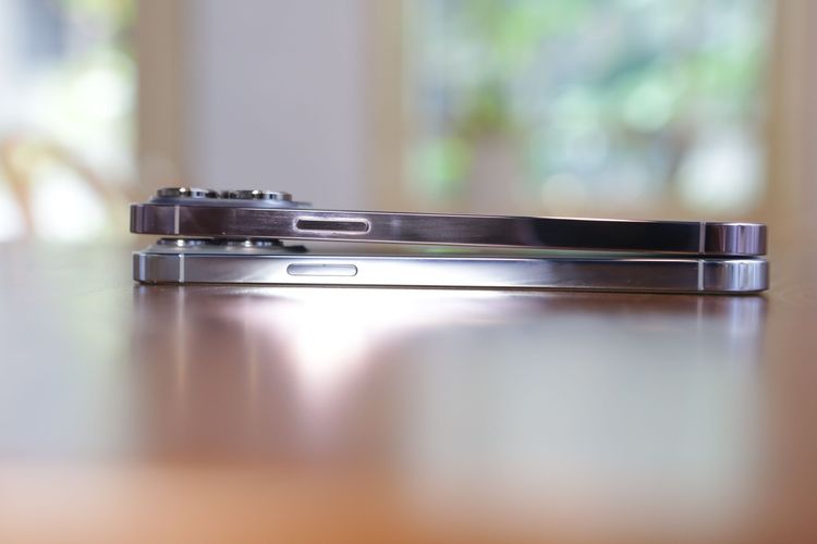 右側邊框電源按鍵略微下移。翁玉信攝