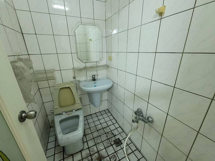 原始衛浴。讀者提供