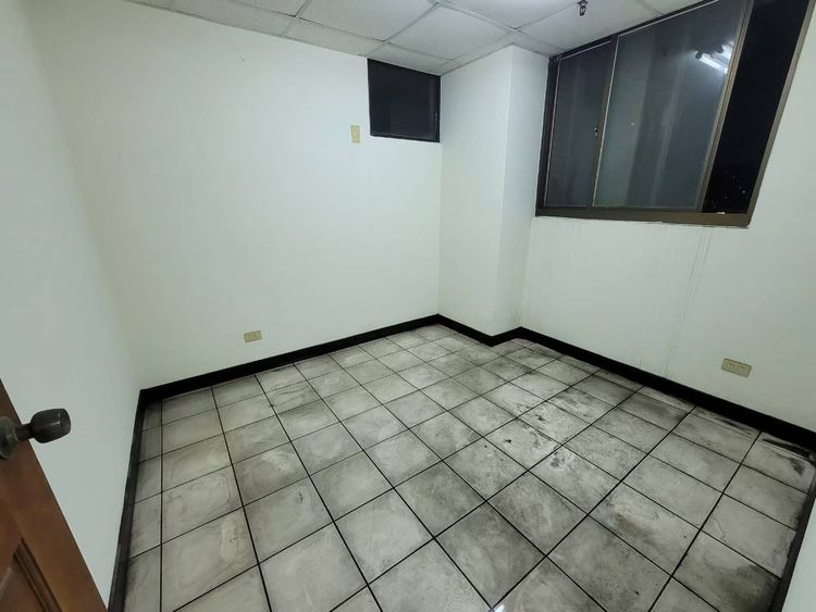 房間狀況原本可看出多年未有人居住。讀者提供