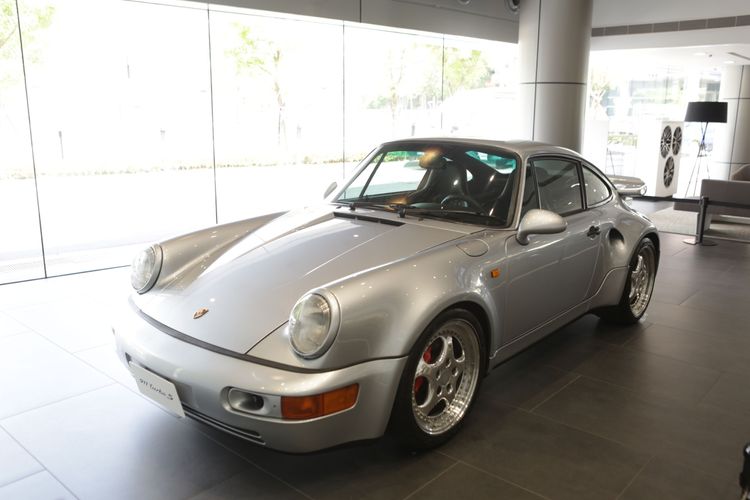 獨特後輪拱進氣孔標示了964 Turbo S “Leichtbau”的獨到之處。翁玉信攝