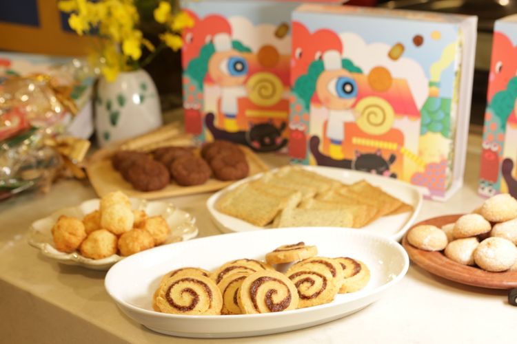 鐵盒餅乾公益義賣共有五款餅乾。翁玉信攝