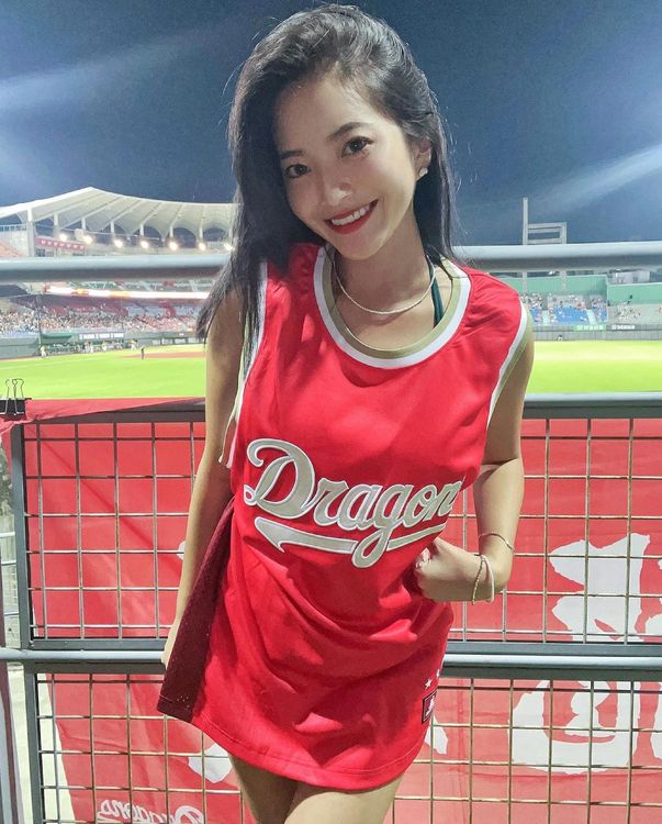 詩晴在網路上的詢問度超高。翻攝施晴IG