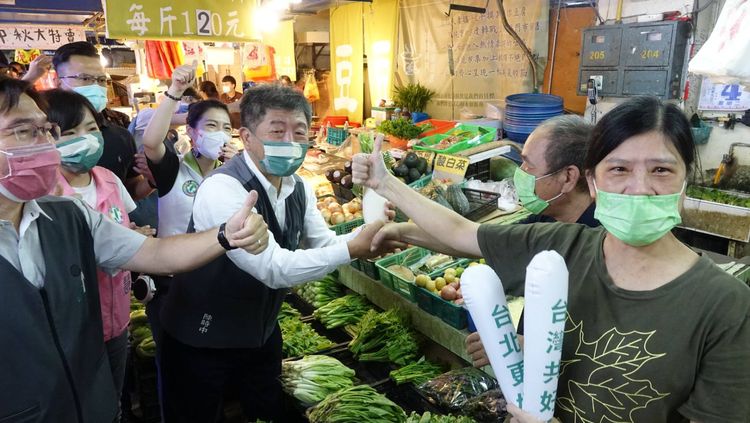 陳時中今天收到很多「好彩頭」。莊宗達攝