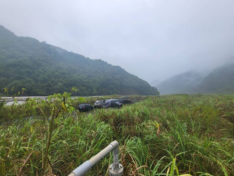 受困10車23人已全數撤離。翻攝照片