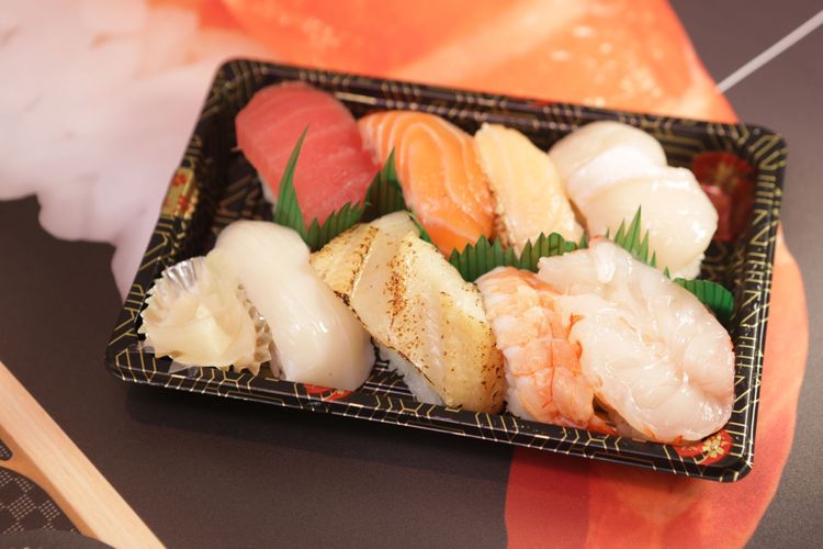 壽司郎經典壽司八貫售價200元。翁玉信攝