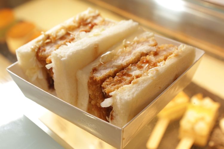 高梨乳業&御多福每日限定的豬排吐司盒售價240元。翁玉信攝 