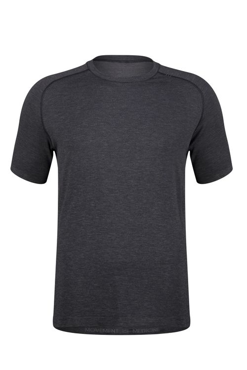 Mental Vent Tech T恤，1980元。品牌提供