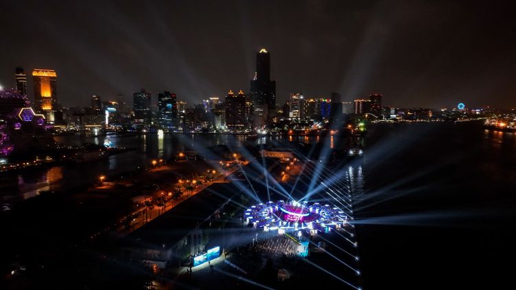 2022台灣設計展主場位於蓬萊商港區旁的「設計中島」。高市府提供