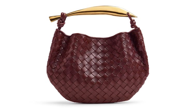 Sardine深酒紅羊皮編織手提包，13萬1300元。品牌提供