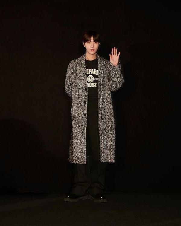 韓國男星黃寅燁也帥氣現身AMI首爾大秀。翻攝hi_high_hiy IG