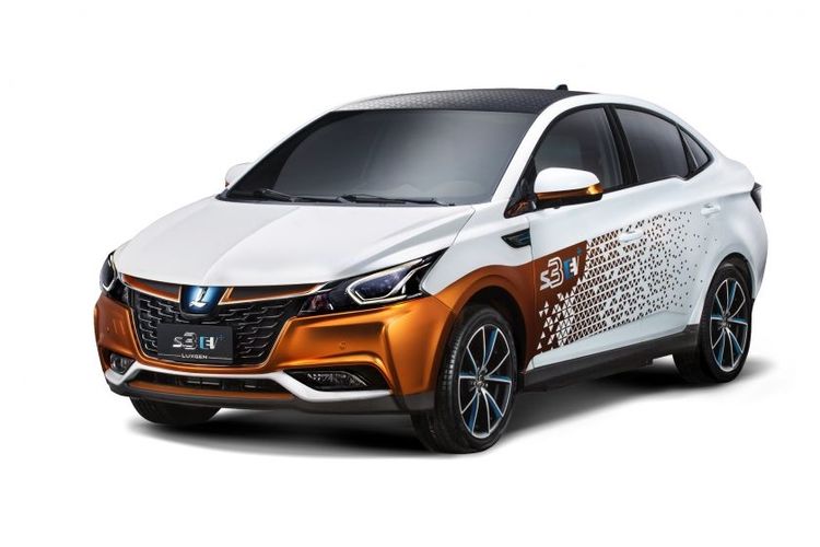 2015年底首次現身的Luxgen S3 EV+，後續成為電動計程車隊的重要一員，並未實際販售。原廠照片