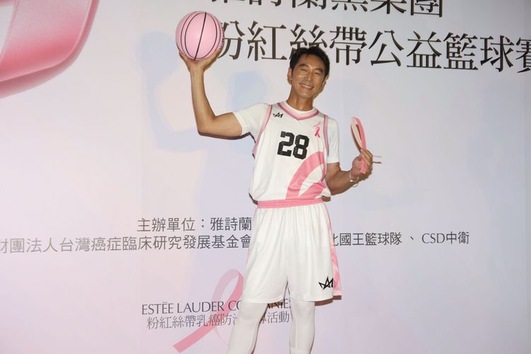 李李仁今天也參加球賽。翁玉信攝