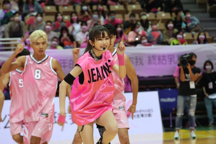 謝金燕出席雅詩蘭黛活動。翁玉信攝