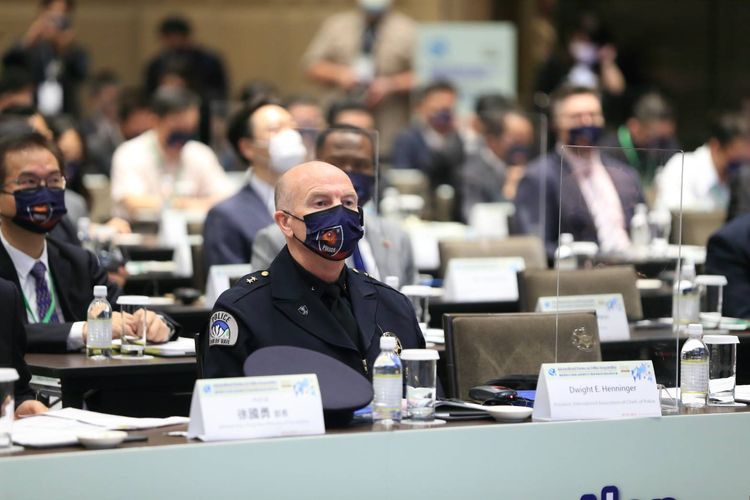 計有多達42國、超過2500名國內外執法人員以實體及視訊方式與會。翻攝畫面