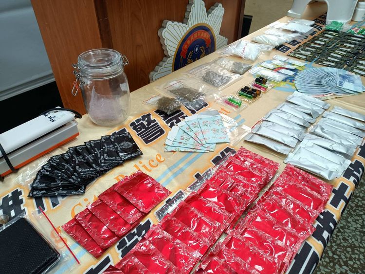 警方查扣大麻及安非他命等毒品。林錫淵攝