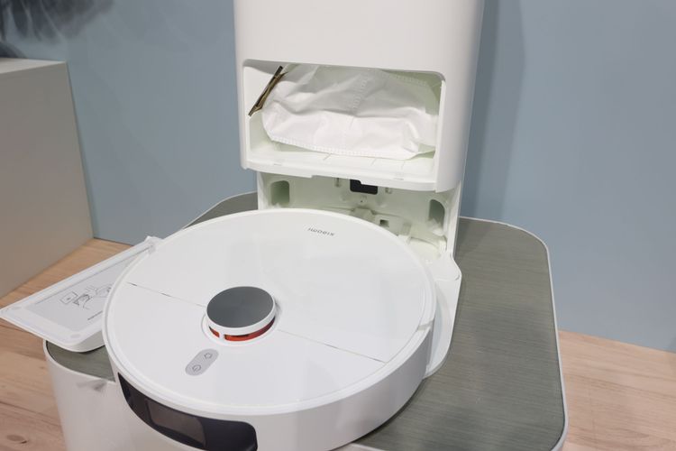 基座內建2.5L集塵袋可有效收集60次集塵盒的垃圾。翁玉信攝