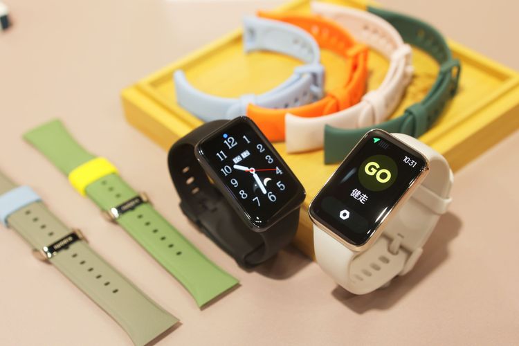 小米手環7 Pro有夜躍黑、靜息白兩色可選。翁玉信攝