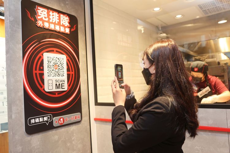 「Hot燒站」主打QR code快速點餐免排隊。翁玉信攝