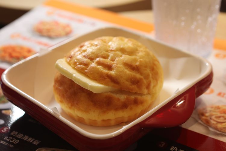 必勝客首次在街邊門市開賣「冰火菠蘿」。翁玉信攝