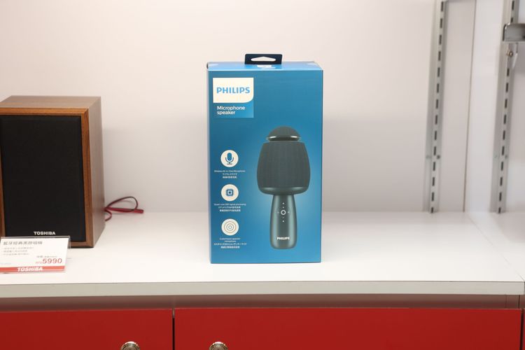 小巧好攜帶的PHILIPS無線K歌麥克風。翁玉信攝