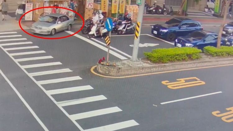 高齡91歲的李姓男子倒車撞死人意外。翻攝畫面