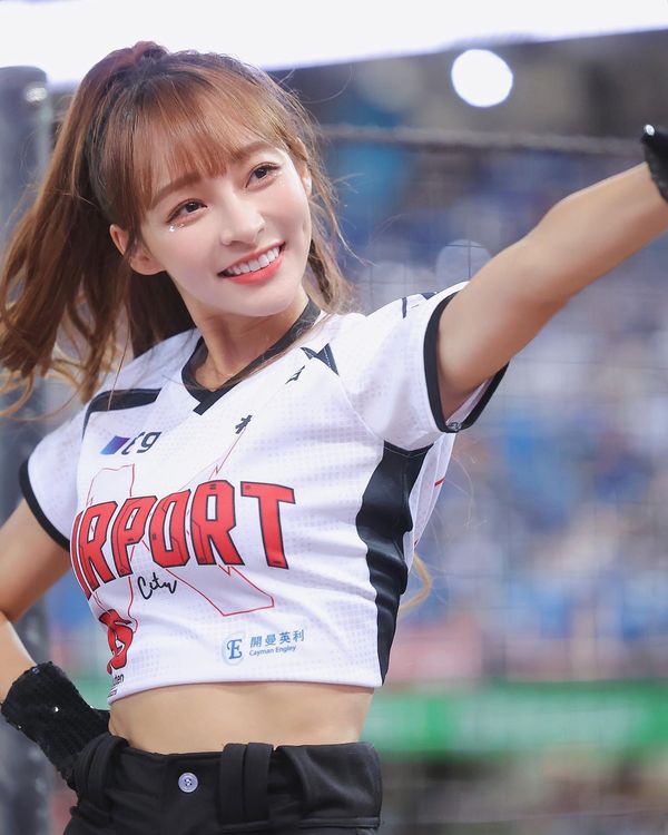 「襄民」看完林襄的應援都喊：香94襄94香襄香。翻攝林襄IG