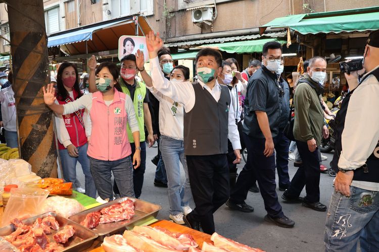 陳時中說，在一般場合做深蹲，真的也是沒有必要。趙世平攝