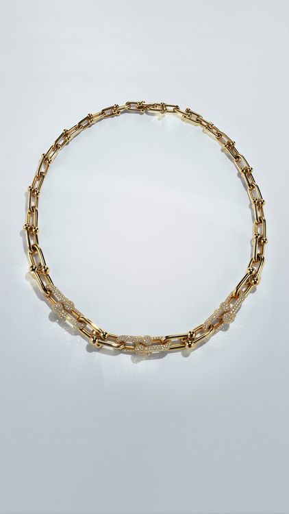 Tiffany HardWear 18K金鍊節設計鑲鑽項鍊，204萬5000元。品牌提供