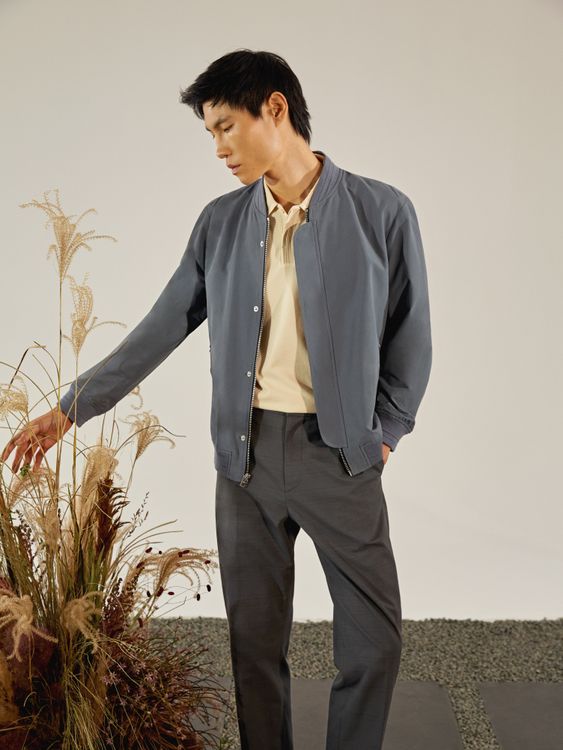 Club Monaco近年引入了貼合亞洲人身型的版型。品牌提供