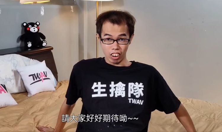 鄧佳華宣布9月將正式開拍第4部成人動作片。翻攝自鄧佳華臉書