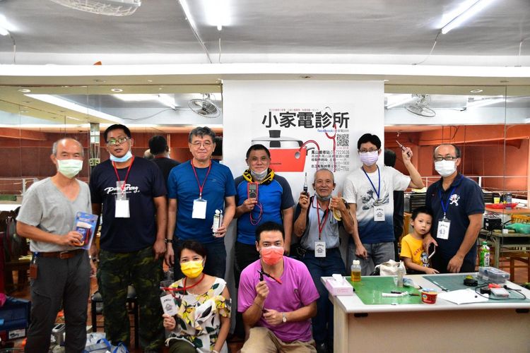 小家電診所目前有30位維修志工。小家電診提供