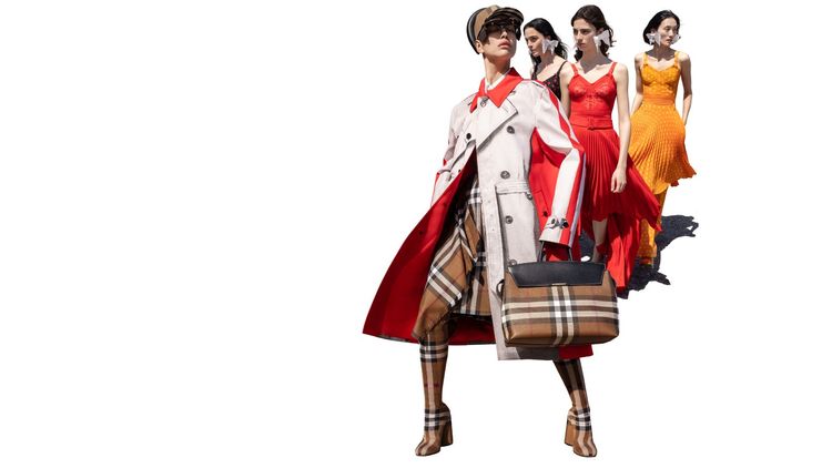 名模Irina Shayk演繹全新Catherine手袋，取名自品牌創辦人Thomas Burberry之妻，以優雅簡約的包型重塑英倫風格。品牌提供