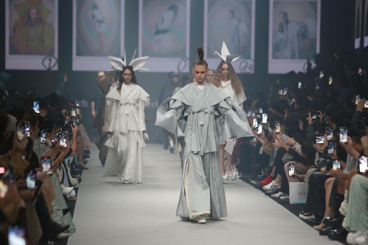 申子芹自創品牌Seivson 2023春夏以「0」為題，回歸思考服裝秀的本質。朱世閎攝