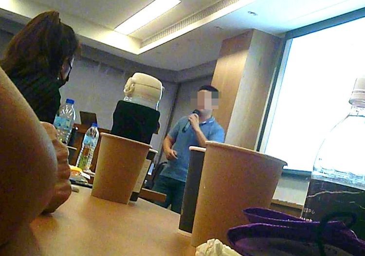 斯文男教導投資人如何不觸法，卻忽略警調引用相關法條的差異性。突發中心攝