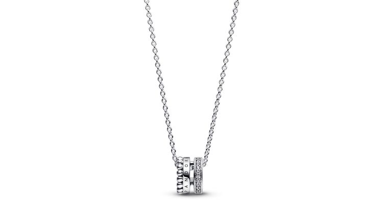 Pandora Signature Logo鋯石圓珠吊墜項鍊，3280元。品牌提供