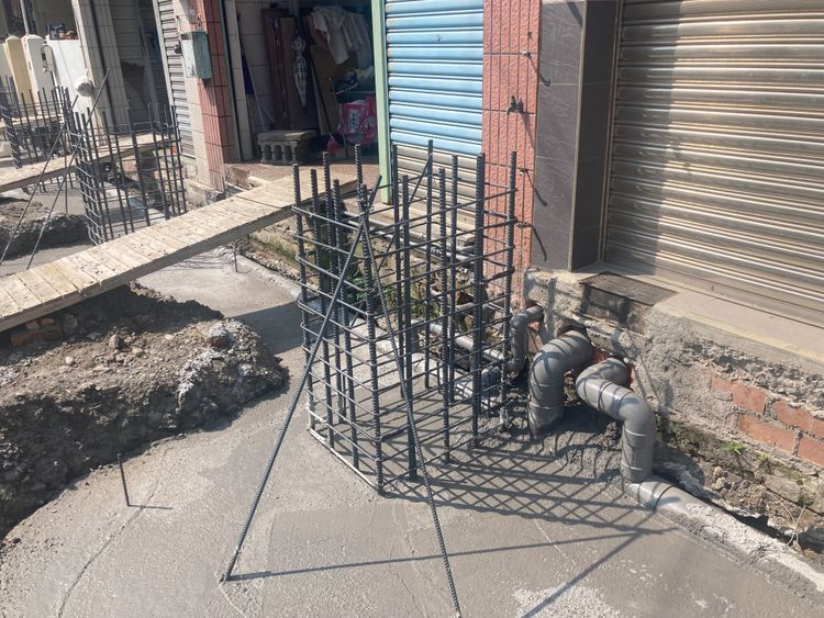 住戶進出不便。陳宏銘攝