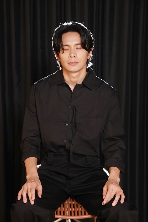 姚淳耀曾花10萬買加持過的寶劍，老師說他會走10年大運。朱世閎攝