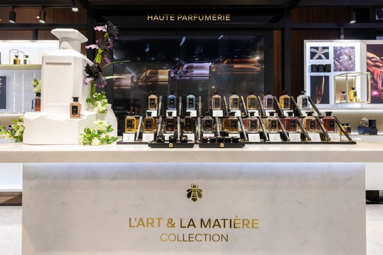 店面陳列20款藝術沙龍高訂系列香氛。品牌提供