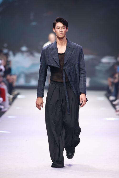 be homme首次舉辦時尚秀，表現不想修飾的服裝本質，用穿與搭來表達「stylish」。品牌提供