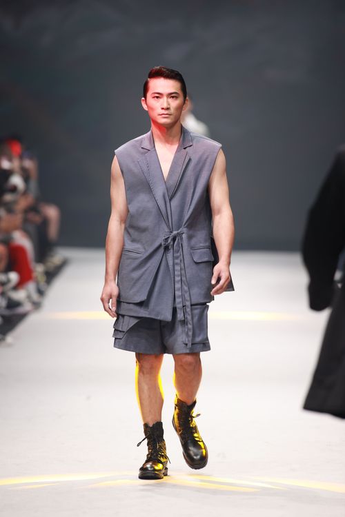 be homme首次時尚大秀。品牌提供