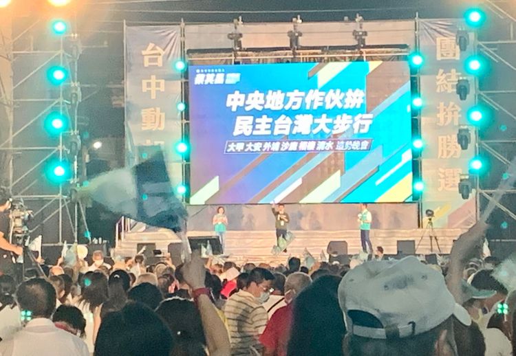 市議員楊典忠告訴現場海線鄉親，「今年年底台中海線將出現第一個台中市長！」曾雪蒨攝
