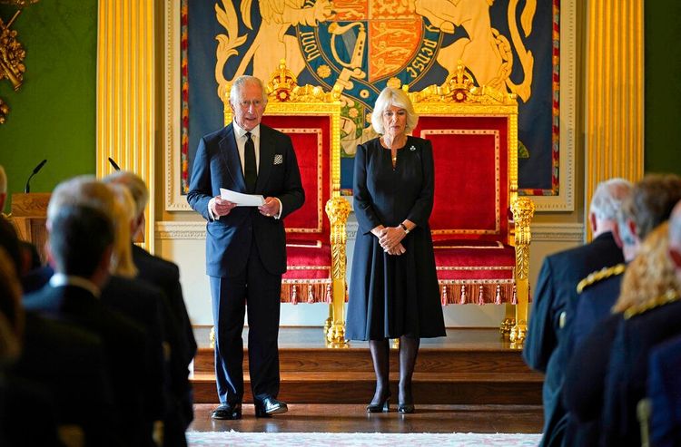 查理三世13日在希爾斯伯勒城堡會晤當地政治領袖。美聯社