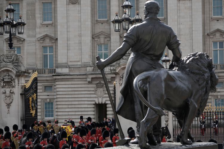 女王靈柩將停放在西敏廳內，民眾瞻仰遺容，為期4天。美聯社