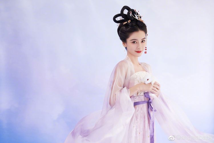 Angelababy古裝扮相動人。翻攝Angelababy微博