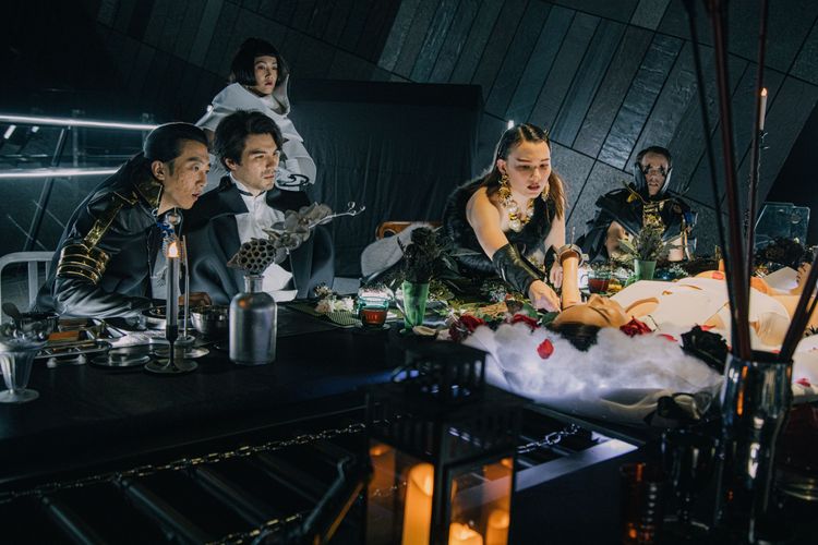 張懷秋（左起）與鳳小岳、紀培慧等人在《Are You in Heaven 你在天堂嗎？》受到人心的考驗。Alexander King Chen 提供