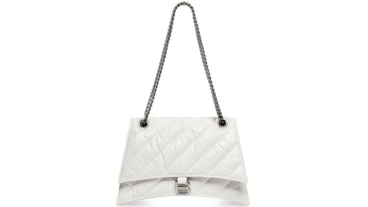 BALENCIAGA Crush肩背包，8萬3200元。品牌提供