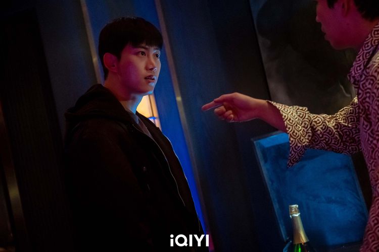 玉澤演在《BLIND局中人》眼神一秒轉變，讓人毛骨悚然。愛奇藝國際站提供