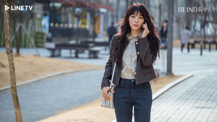 鄭恩地飾演社工師。LINE TV提供