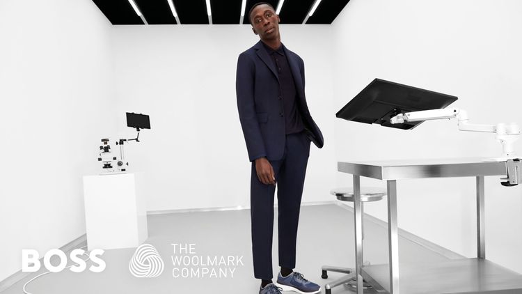 BOSS Performance系列美麗諾羊毛針織西裝形象廣告由全球品牌代言人Khaby Lame擔綱幽默出演。品牌提供